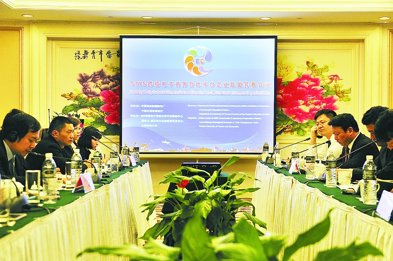 隨著海淘的火熱，跨境電商平臺在國內遍地開花，讓跨境電商在大眾身邊火了一把。然而，這僅僅是冰山一角。資本與政策雙紅利作用下，跨境電商是風口上飛的最高的“豬”。今年4月8日進口跨境電商受“新政”出臺影響，資本收緊，“震蕩”成主旋律，跨境電商平臺迎來了新一輪的調整。出口跨境電商則加速在全球和國內布局。