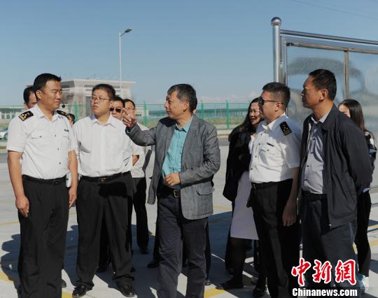 新疆霍爾果斯整車進口口岸通過國家驗收