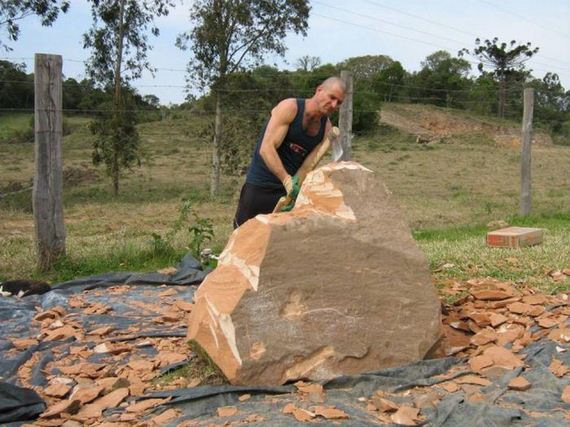 sculpture_made_of_stone