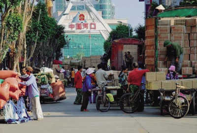 圖為中國云南河口邊境,預計2012年河口口岸實現進出口總值為64.7億元。