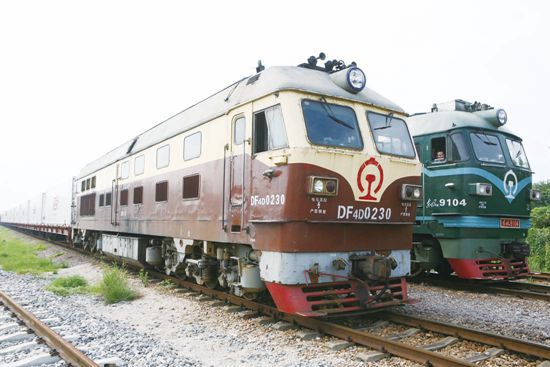 中歐中亞國際貨運班列開行。鄭偉明